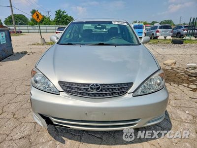 Piąte zdjęcie samochodu w środku: 2002 TOYOTA CAMRY XLE V6 VIN:4T1BF30K52U506554 - miniatura
