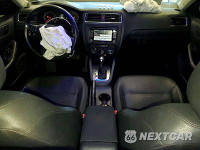 Zdjęcie 8 z 13 samochodu: 2012 VOLKSWAGEN JETTA SE VIN:3VWDP7AJ0CM125009 - miniatura