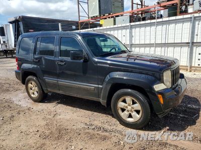 Czwarte zdjęcie samochodu z boku: 2012 JEEP LIBERTY SPORT VIN:1C4PJMAK8CW209197 - miniatura