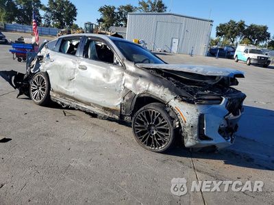 Czwarte zdjęcie samochodu z boku: 2025 BMW X6 XDRIVE40I VIN:5UX33EX02S9004894 - miniatura