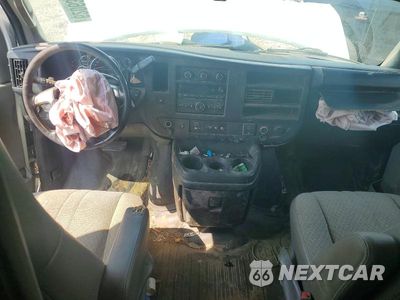 Zdjęcie 8 z 12 samochodu: 2017 CHEVROLET EXPRESS G3500 VIN:1GB0GRFG2H1132529 - miniatura