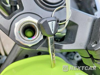 Zdjęcie 8 z 10 samochodu: 2026 KAWASAKI EX500 VIN:ML5EXGG17TDA79203 - miniatura
