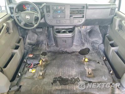 Zdjęcie 8 z 13 samochodu: 2020 CHEVROLET EXPRESS 2500 CARGO DELIVERY VAN VIN:1GCWGAFG4L1226816 - miniatura