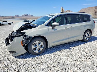 2017 CHRYSLER PACIFICA LX 2C4RC1CG3HR571092 - główne zdjęcie licytacji z USA - miniatura