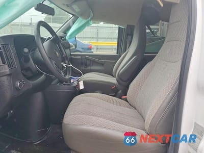 Zdjęcie 7 z 13 samochodu: 2016 CHEVROLET EXPRESS G3500 LT VIN:1GAZGMFG6G1221100 - miniatura