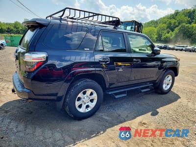Trzecie zdjęcie samochodu z tyłu: 2024 TOYOTA 4RUNNER SR5 VIN:JTEMU5JRXR6300389 - miniatura