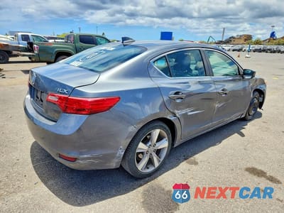 Trzecie zdjęcie samochodu z tyłu: 2013 ACURA ILX 20 PREMIUM VIN:19VDE1F5XDE002226 - miniatura