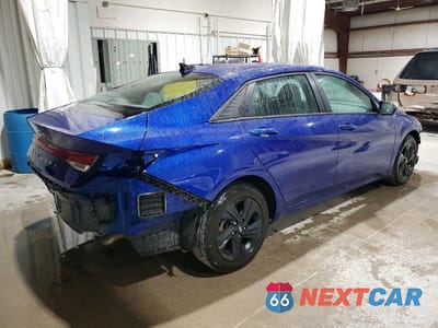Trzecie zdjęcie samochodu z tyłu: 2023 HYUNDAI ELANTRA SEL VIN:5NPLM4AG2PH102501 - miniatura