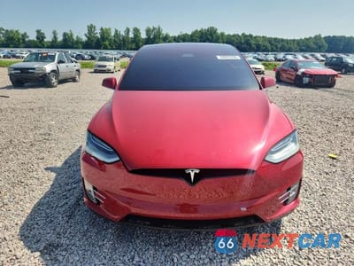 Piąte zdjęcie samochodu w środku: 2017 TESLA MODEL X VIN:5YJXCBE48HF025027 - miniatura