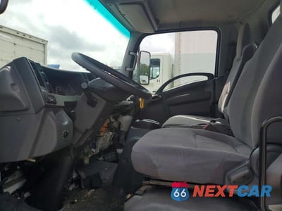 Zdjęcie 7 z 13 samochodu: 2021 ISUZU NPR HD BOX TRUCK VIN:54DC4W1D1MS200641 - miniatura