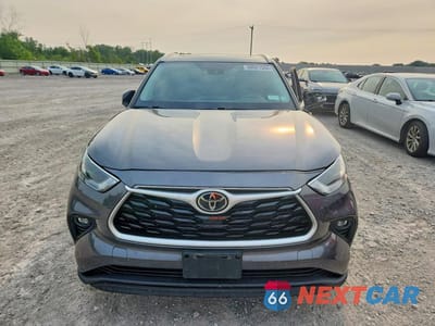Piąte zdjęcie samochodu w środku: 2022 TOYOTA HIGHLANDER XLE VIN:5TDHZRBH6NS586756 - miniatura