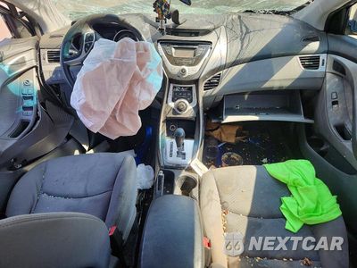 Zdjęcie 8 z 12 samochodu: 2012 HYUNDAI ELANTRA GLS VIN:KMHDH4AEXCU451490 - miniatura