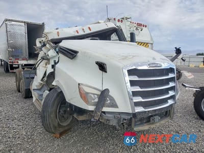 2023 FREIGHTLINER CASCADIA 126 SEMI TRUCK 3AKJHLDV1PDUF9192 - główne zdjęcie licytacji z USA - miniatura
