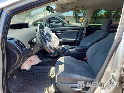 Zdjęcie 7 z 12 samochodu: 2013 TOYOTA PRIUS TWO VIN:JTDKN3DU1D5672943 - miniatura