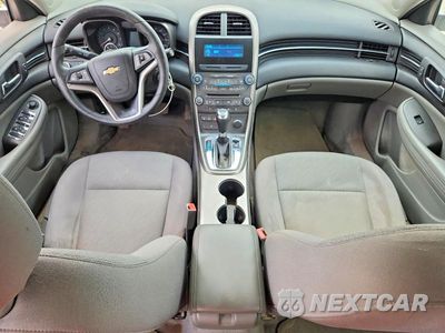 Zdjęcie 8 z 12 samochodu: 2013 CHEVROLET MALIBU LS VIN:1G11B5SA6DF141572 - miniatura