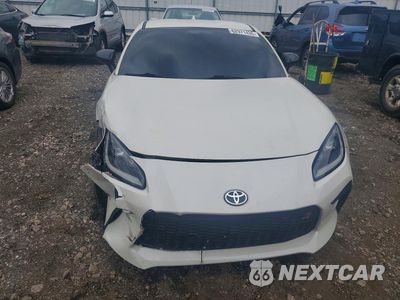 Piąte zdjęcie samochodu w środku: 2022 TOYOTA GR 86 PREMIUM VIN:JF1ZNBF12N8753581 - miniatura