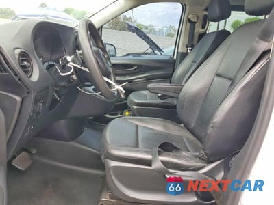 Zdjęcie 7 z 13 samochodu: 2016 MERCEDES-BENZ METRIS VIN:WD4PG2EE3G3113255 - miniatura