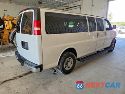Trzecie zdjęcie samochodu z tyłu: 2008 CHEVROLET EXPRESS G3500 VIN:1GAHG39K081173682 - miniatura