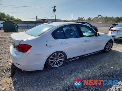 Trzecie zdjęcie samochodu z tyłu: 2018 BMW 320 XI VIN:WBA8A3C54JA499628 - miniatura