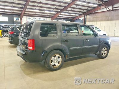 Trzecie zdjęcie samochodu z tyłu: 2011 HONDA PILOT LX VIN:5FNYF4H25BB014446 - miniatura