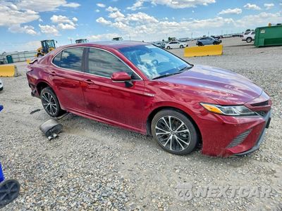 Czwarte zdjęcie samochodu z boku: 2018 TOYOTA CAMRY HYBRID SE VIN:4T1B21HK3JU506815 - miniatura