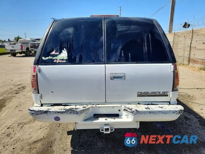 Zdjęcie 6 z 13 samochodu: 1999 CHEVROLET SUBURBAN C1500 VIN:3GNEC16R1XG187383 - miniatura