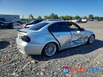 Trzecie zdjęcie samochodu z tyłu: 2011 BMW 328 XI VIN:WBAPK7C59BA973056 - miniatura