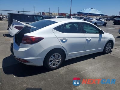 Trzecie zdjęcie samochodu z tyłu: 2019 HYUNDAI ELANTRA SE VIN:5NPD74LF9KH428997 - miniatura