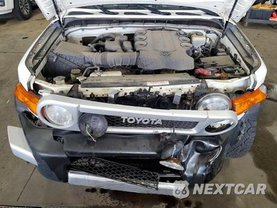 Zdjęcie 12 z 13 samochodu: 2011 TOYOTA FJ CRUISER BASE VIN:JTEBU4BF5BK108249 - miniatura