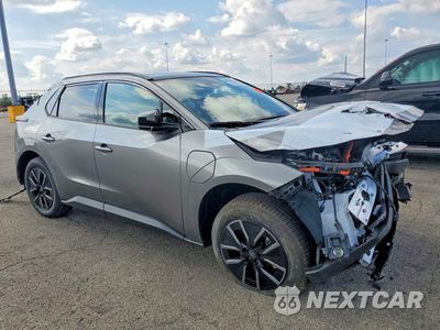 Czwarte zdjęcie samochodu z boku: 2026 TOYOTA BZ XLE VIN:JTMBDAFB0TA010893 - miniatura