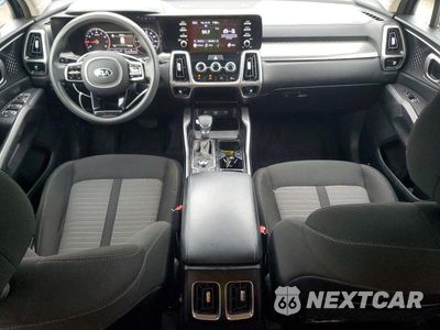 Zdjęcie 8 z 13 samochodu: 2021 KIA SORENTO VIN:5XYRG4LC4MG061111 - miniatura
