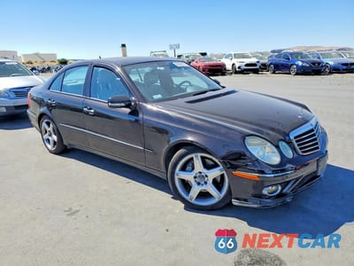 Czwarte zdjęcie samochodu z boku: 2007 MERCEDES-BENZ E 350 VIN:WDBUF56XX7B033246 - miniatura