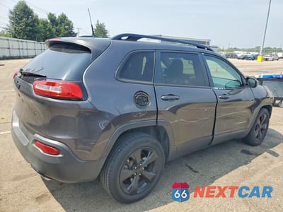 Trzecie zdjęcie samochodu z tyłu: 2016 JEEP CHEROKEE LATITUDE VIN:1C4PJLCS1GW233550 - miniatura