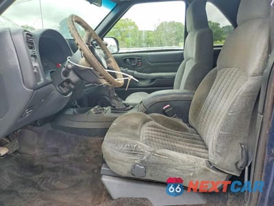 Zdjęcie 7 z 13 samochodu: 2002 CHEVROLET BLAZER VIN:1GNCS18W82K143184 - miniatura