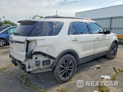 Trzecie zdjęcie samochodu z tyłu: 2017 FORD EXPLORER XLT VIN:1FM5K8D89HGD72448 - miniatura
