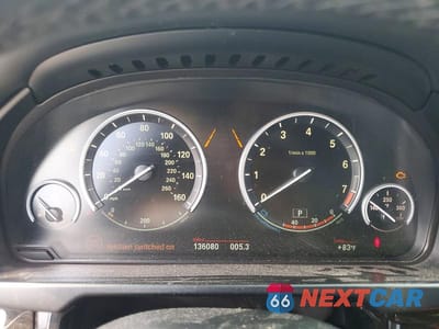 Zdjęcie 9 z 12 samochodu: 2015 BMW X5 XDRIVE50I VIN:5UXKR6C53F0J79134 - miniatura