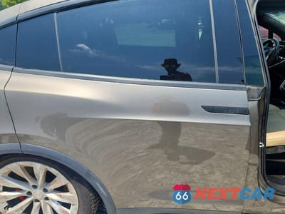 Zdjęcie 10 z 13 samochodu: 2016 TESLA MODEL X VIN:5YJXCAE47GFS00618 - miniatura