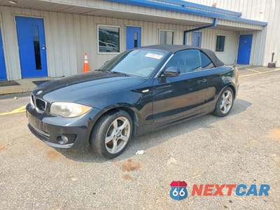 2013 BMW 128 I WBAUL7C54DVU10055 - główne zdjęcie licytacji z USA - miniatura