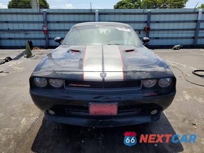 Piąte zdjęcie samochodu w środku: 2010 DODGE CHALLENGER SE VIN:2B3CJ4DV3AH160573 - miniatura