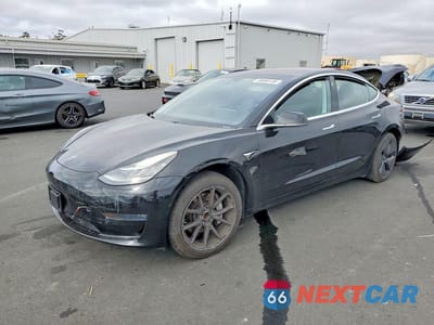 2018 TESLA MODEL 3 5YJ3E1EA8JF044109 - główne zdjęcie licytacji z USA - miniatura