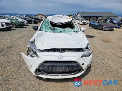 Piąte zdjęcie samochodu w środku: 2019 TOYOTA YARIS LE VIN:3MYDLBYV2KY518822 - miniatura