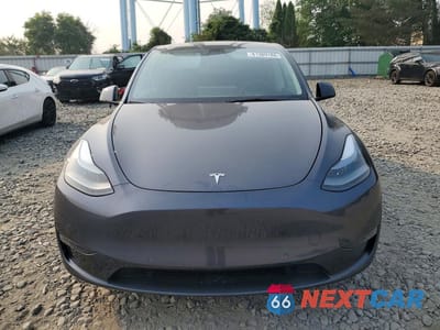 Piąte zdjęcie samochodu w środku: 2023 TESLA MODEL Y VIN:7SAYGDEFXPF582514 - miniatura