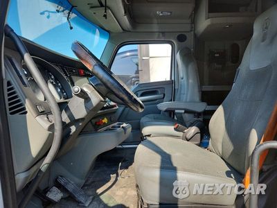 Zdjęcie 7 z 13 samochodu: 2019 KENWORTH T680 SEMI TRUCK VIN:1XKYD49X6KJ249113 - miniatura