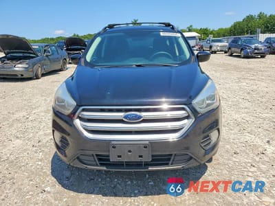Piąte zdjęcie samochodu w środku: 2017 FORD ESCAPE SE VIN:1FMCU9GD0HUB05720 - miniatura