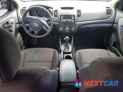 Zdjęcie 8 z 12 samochodu: 2012 KIA FORTE EX VIN:KNAFU4A21C5510089 - miniatura