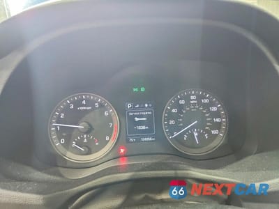 Zdjęcie 9 z 13 samochodu: 2018 HYUNDAI TUCSON VALUE VIN:KM8J3CA28JU833516 - miniatura