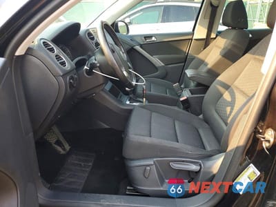 Zdjęcie 7 z 12 samochodu: 2010 VOLKSWAGEN TIGUAN SE VIN:WVGBV7AXXAW510655 - miniatura