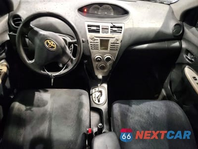 Zdjęcie 8 z 12 samochodu: 2007 TOYOTA YARIS BASE VIN:JTDBT923X71154960 - miniatura