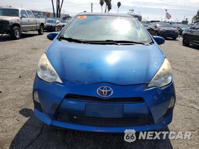Piąte zdjęcie samochodu w środku: 2013 TOYOTA PRIUS C THREE VIN:JTDKDTB34D1532843 - miniatura