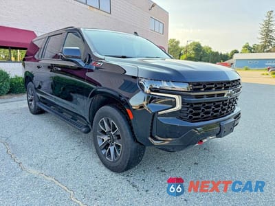 Drugie zdjęcie samochodu z przodu: 2023 CHEVROLET SUBURBAN K1500 Z71 VIN:1GNSKDKD5PR106113 - miniatura